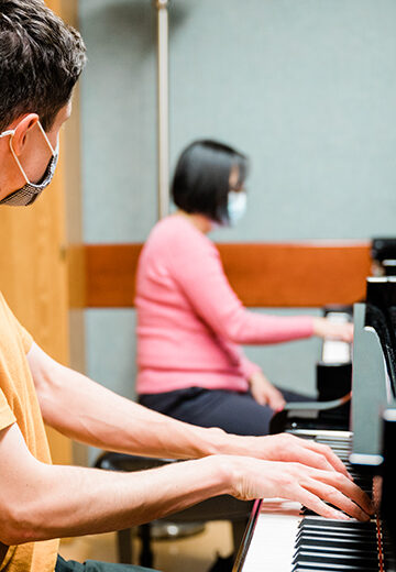 Never too late adult piano class